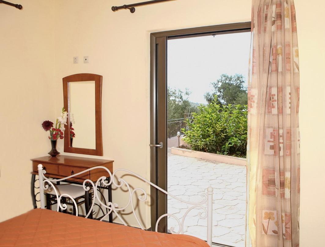 Provenzo And Meliti Villas Lourdata  Exterior photo